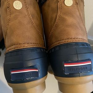 Tommy Hilfiger cold weather boots